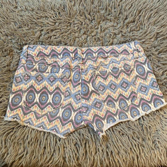 Mudd Cut Off Jean Short Aztec Tribal Low Rise Waist Stretch Denim Size 5 junior - Picture 2 of 3